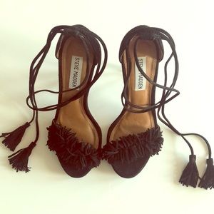 Steve Madden fringe pumps